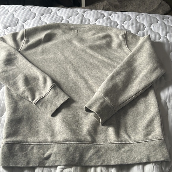 Grey Levi’s Crewneck - Picture 6 of 6